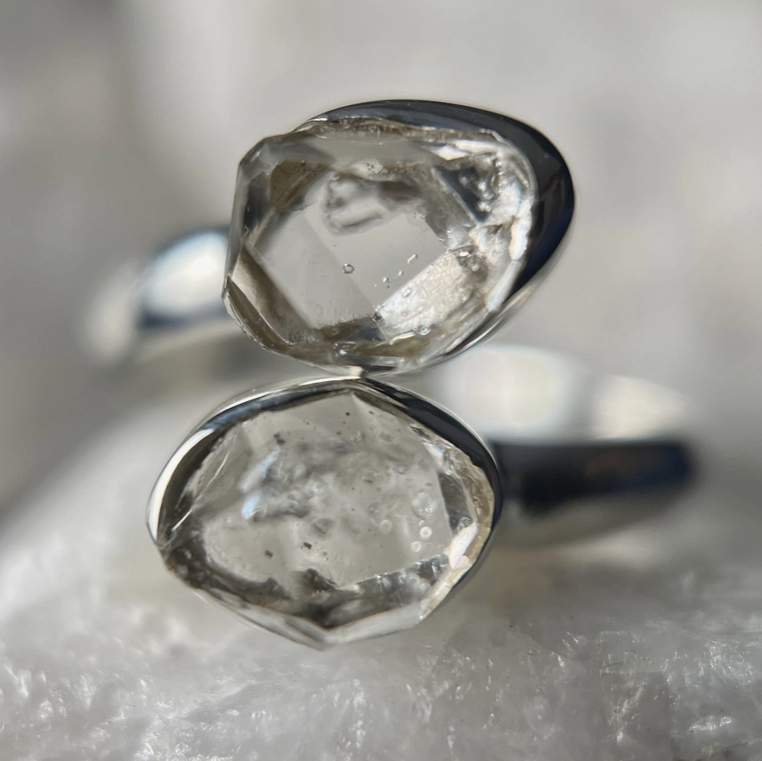 HERKIMERDIAMANT MET RING VAN HOOGGLANS STERLING ZILVER