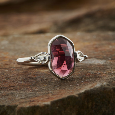Granaat ring met dubbele punt